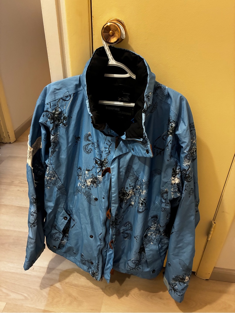 Snowboarding jacket